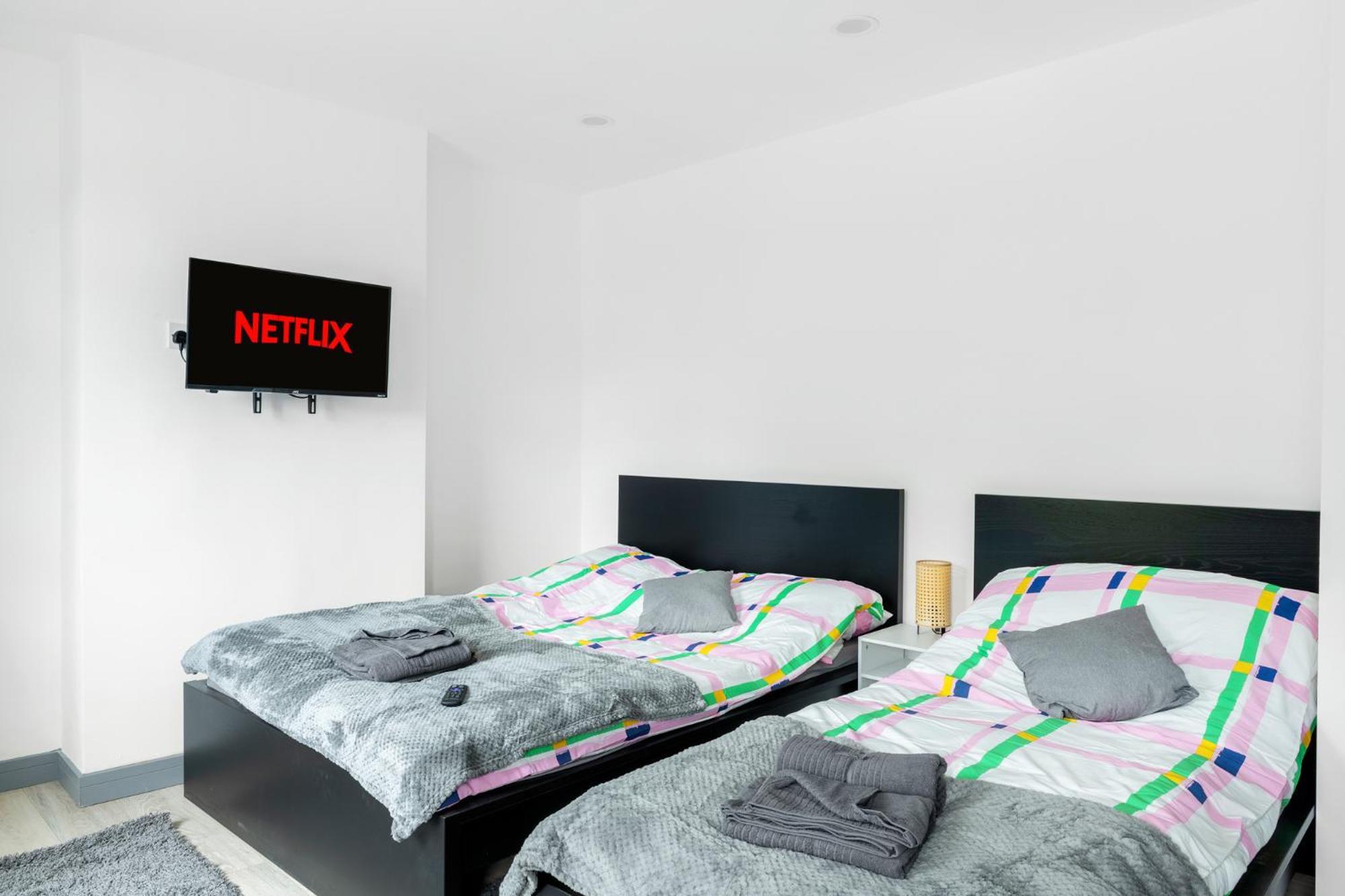 Stanion Luxurious 3 Bedroom Modern House Northamptonshire, Double, Twins, Single, Free Parking, Free Wi-Fi, Pets, Up To 8 Sleeps, 4 Smart Tvs Корбі Екстер'єр фото